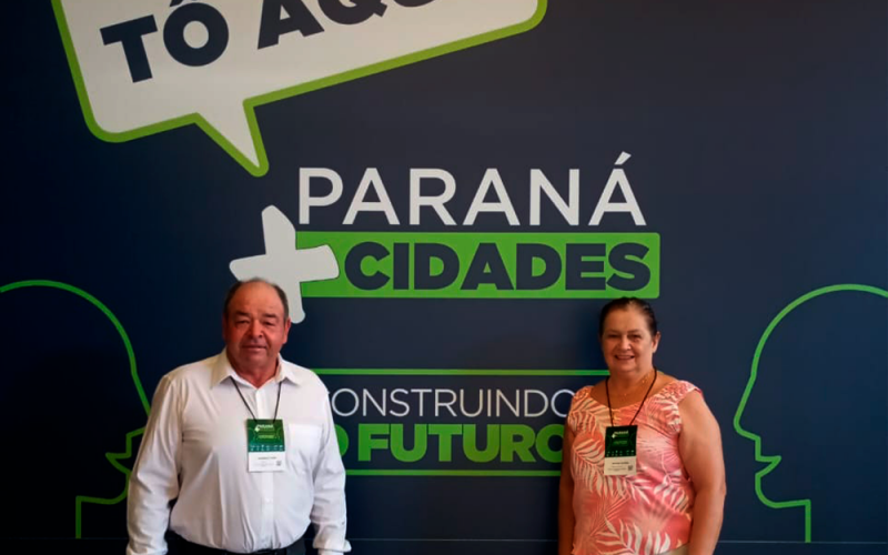 Prefeito e Primeira Dama de Porto Barreiro participam do evento Paraná Mais Cidades.