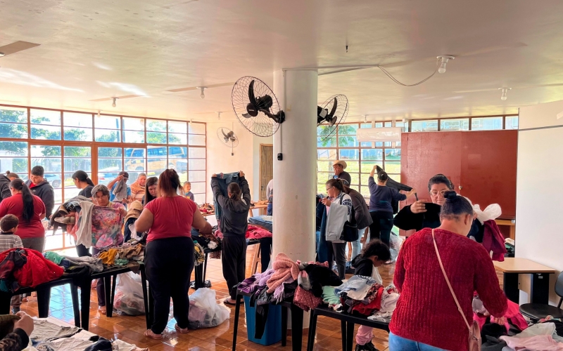 Bazar de Roupas, Calçados e Cobertores. 