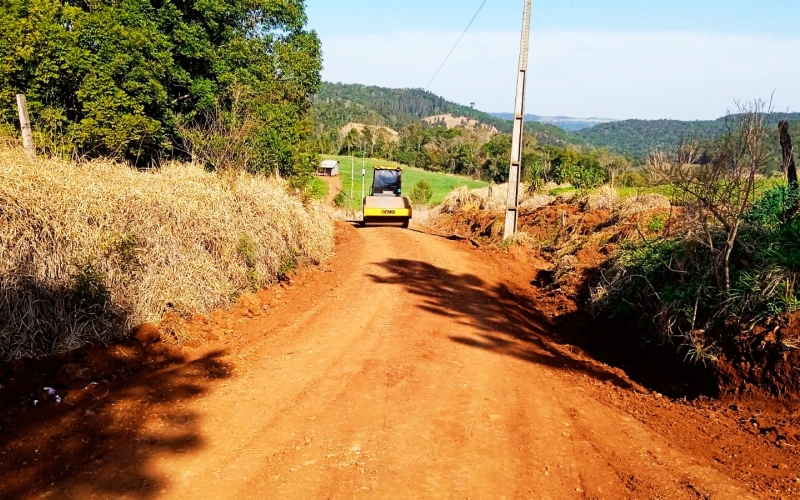 Secretaria de Viação e Obras segue firme no trabalho pelo interior.